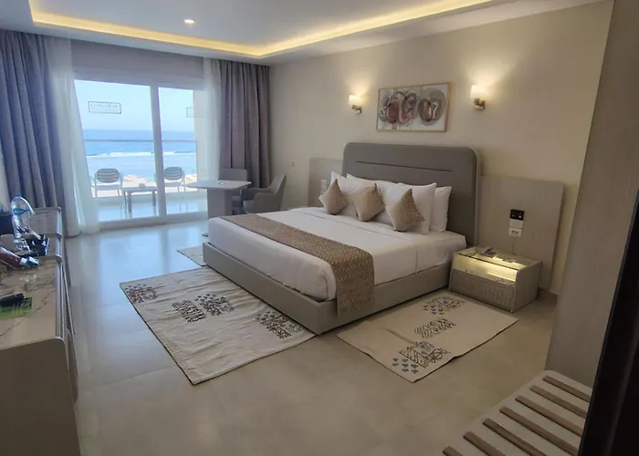 Concorde Moreen منتجع 5*